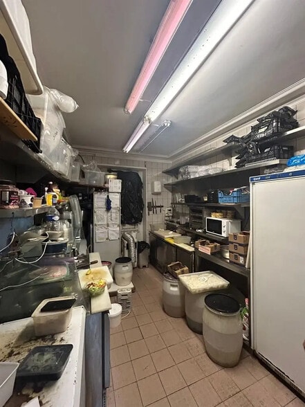 Local commercial dans Paris à louer - Photo intérieure – Image 2 sur 4