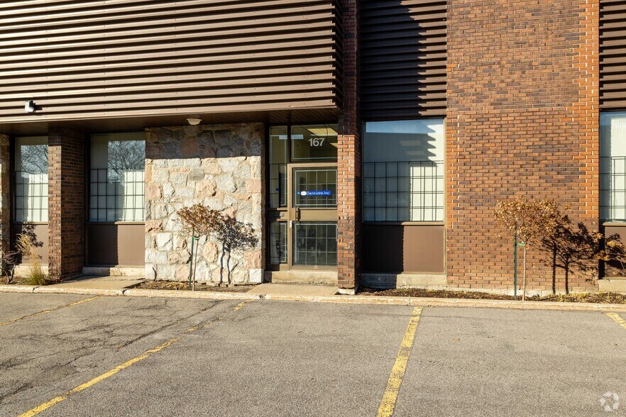 161-181 Rue Barr, Montréal, QC à louer - Photo de l’immeuble – Image 3 sur 5