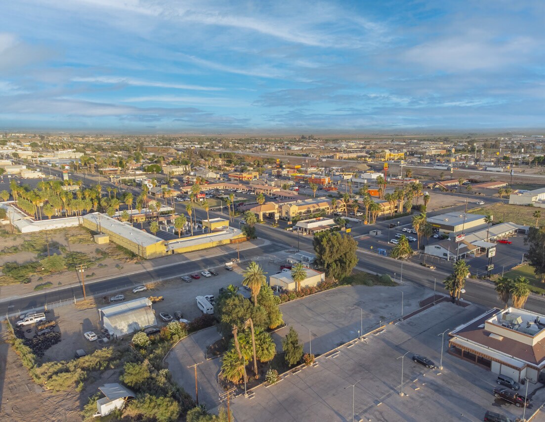1101 W Hobsonway, Blythe, CA à louer Photo principale– Image 1 sur 6