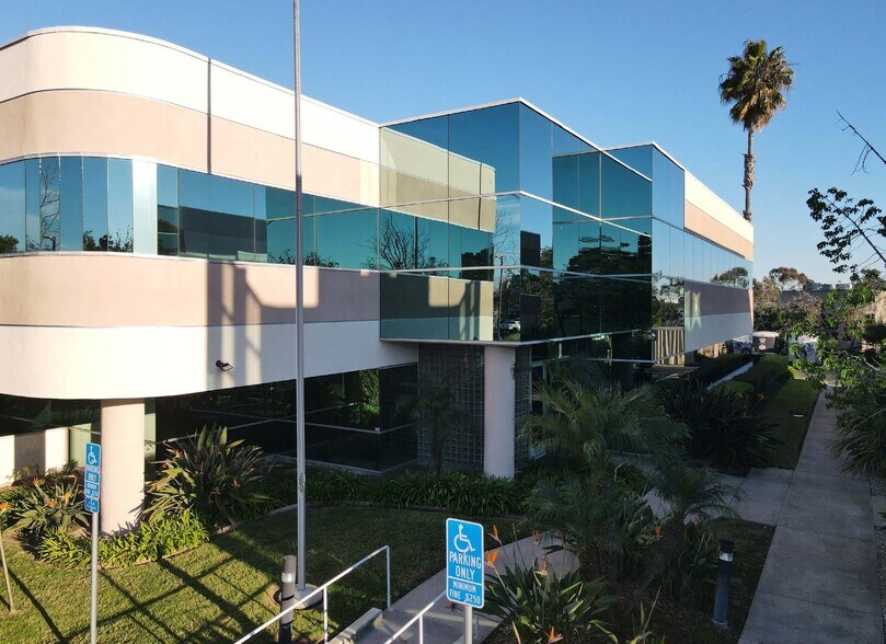 9609 Waples St, San Diego, CA à louer - Photo de l’immeuble – Image 3 sur 7
