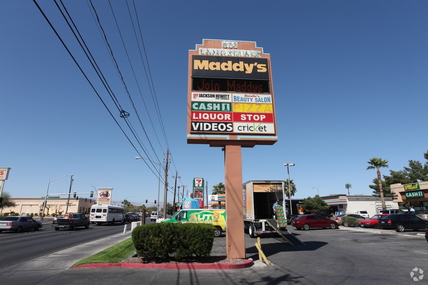 865 N Lamb Blvd, Las Vegas, NV à louer - Photo de l’immeuble – Image 2 sur 5
