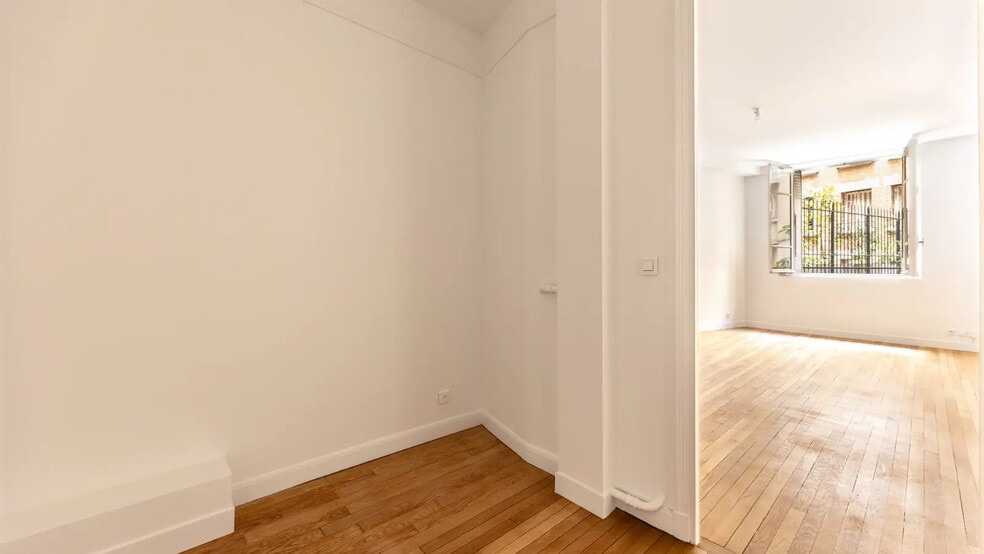 Bureau dans Paris à vendre - Photo de l’immeuble – Image 1 sur 7