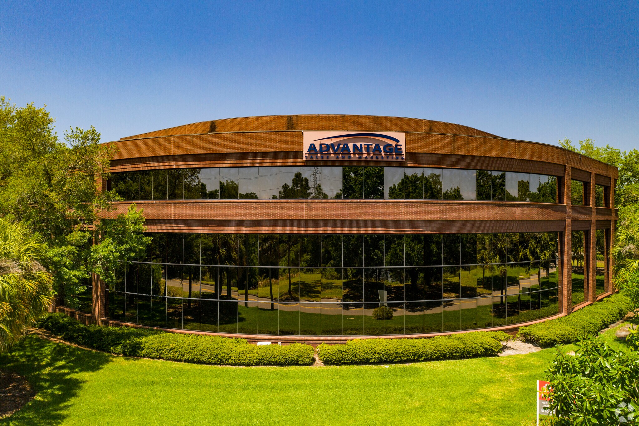 3922 Coconut Palm Dr, Tampa, FL à vendre Photo principale– Image 1 sur 8