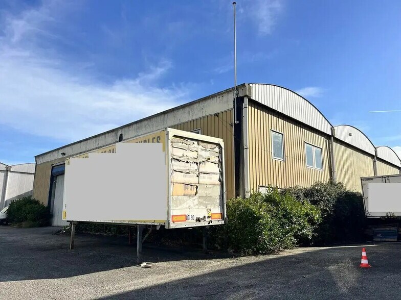 25 Rue Du Lyonnais, Saint-Priest à vendre - Photo de l’immeuble – Image 2 sur 9