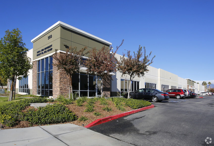 350 E Commercial Rd, San Bernardino, CA à louer - Photo de l’immeuble – Image 1 sur 5