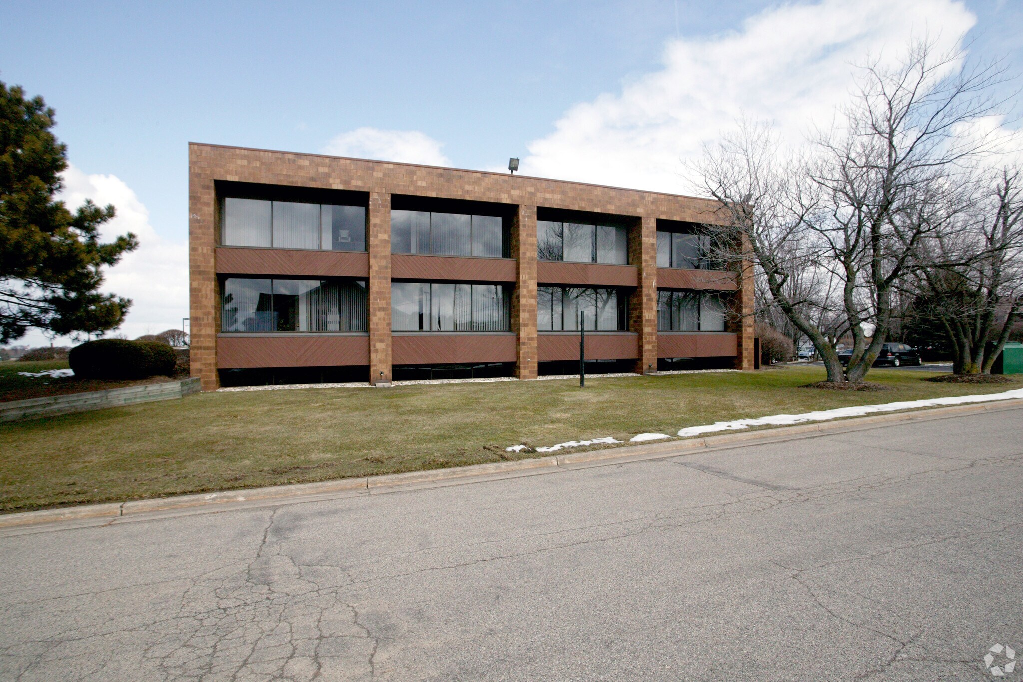 355 Settlers Dr, Holland, MI à louer Photo de l’immeuble– Image 1 sur 10