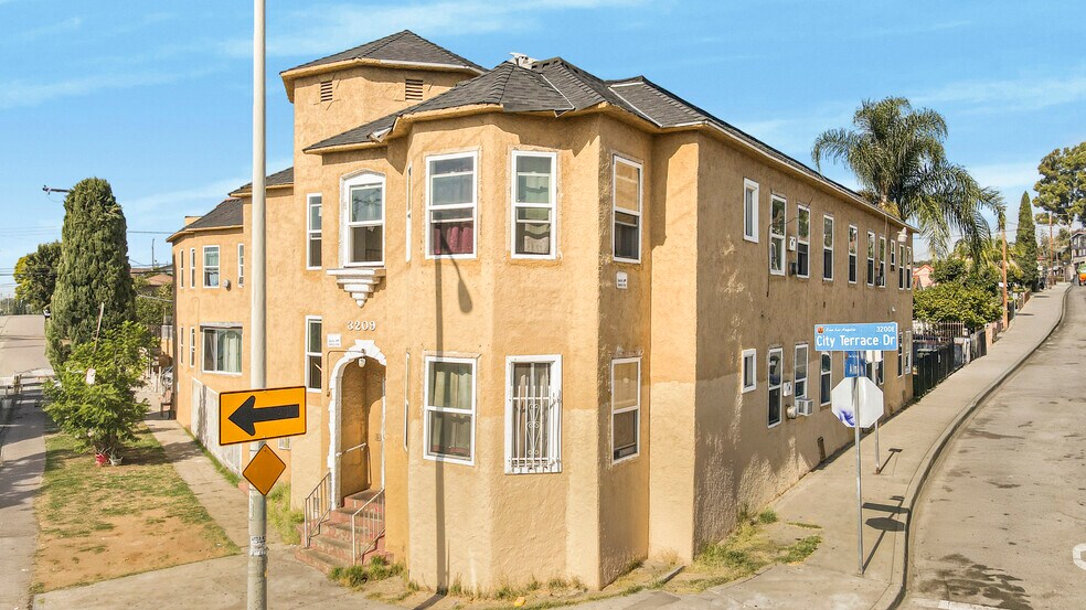 3209 Dobinson St, Los Angeles, CA à vendre - Photo de l’immeuble – Image 2 sur 12