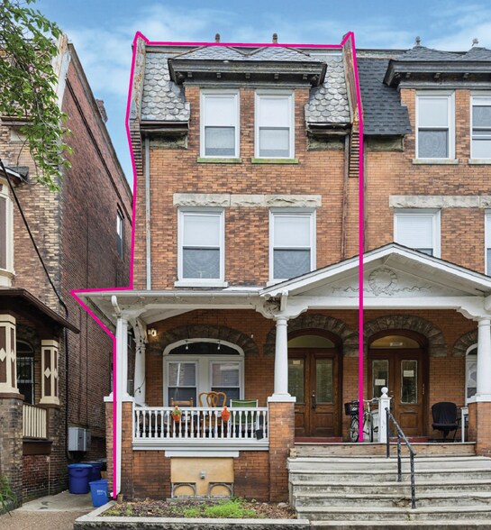 222 Buckingham Pl, Philadelphia, PA à vendre - Photo de l’immeuble – Image 2 sur 8