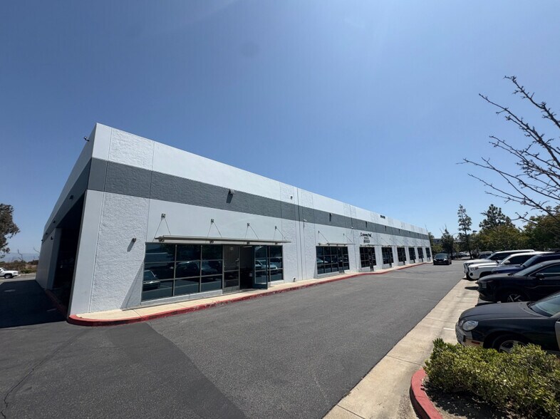 38436 Innovation Ct, Murrieta, CA à louer - Photo de l’immeuble – Image 3 sur 6