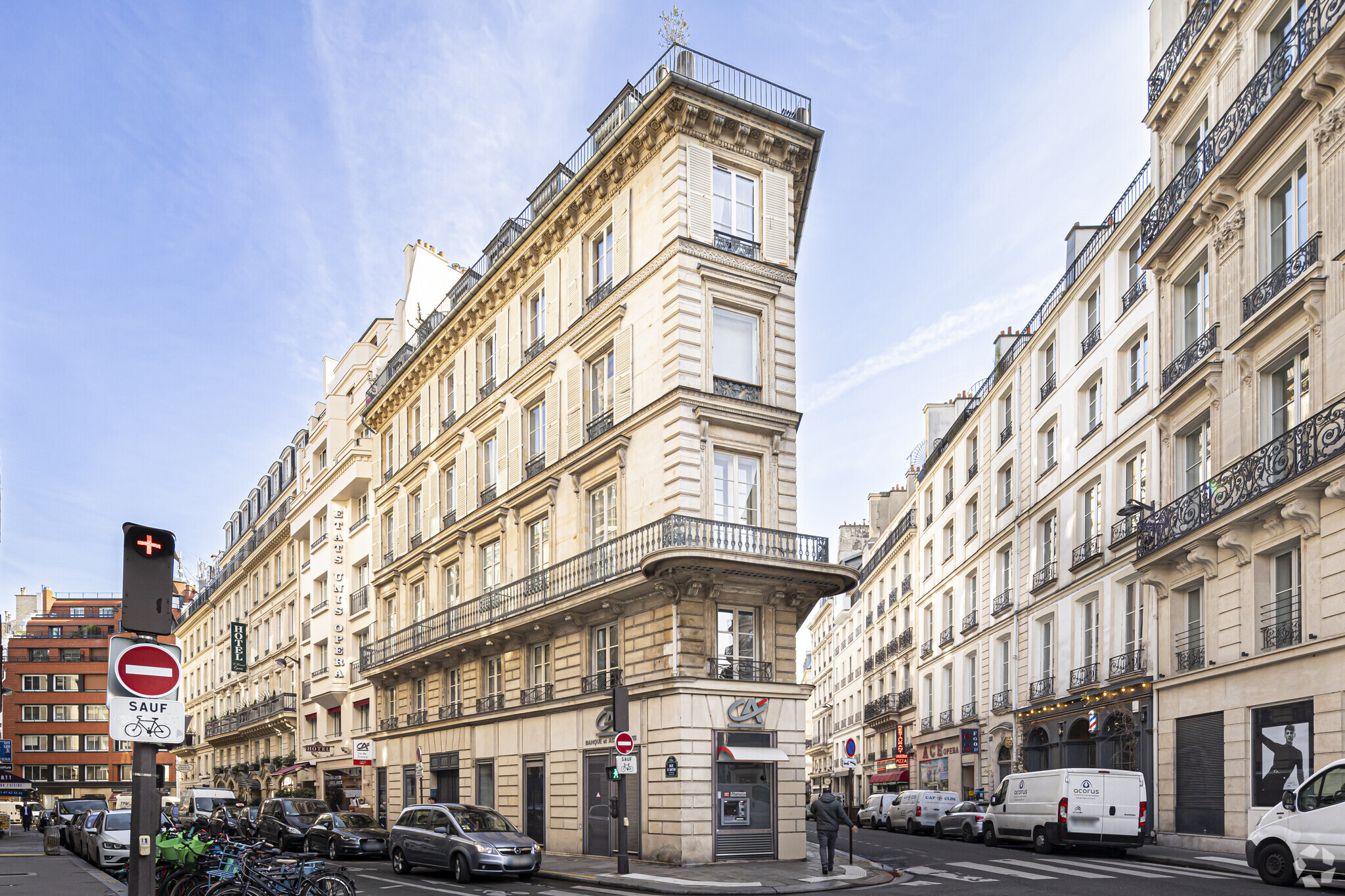 Immeuble residentiel dans Paris à vendre Photo principale– Image 1 sur 5