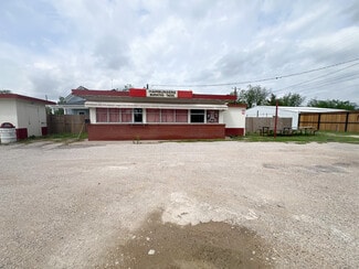 Plus de détails pour 302 E Omega St, Henrietta, TX - Local commercial à vendre