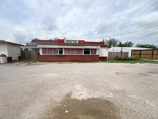 Plus de détails pour 302 E Omega St, Henrietta, TX - Local commercial à vendre