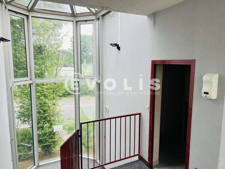 Bureau dans Lognes à louer - Photo intérieure – Image 2 sur 5