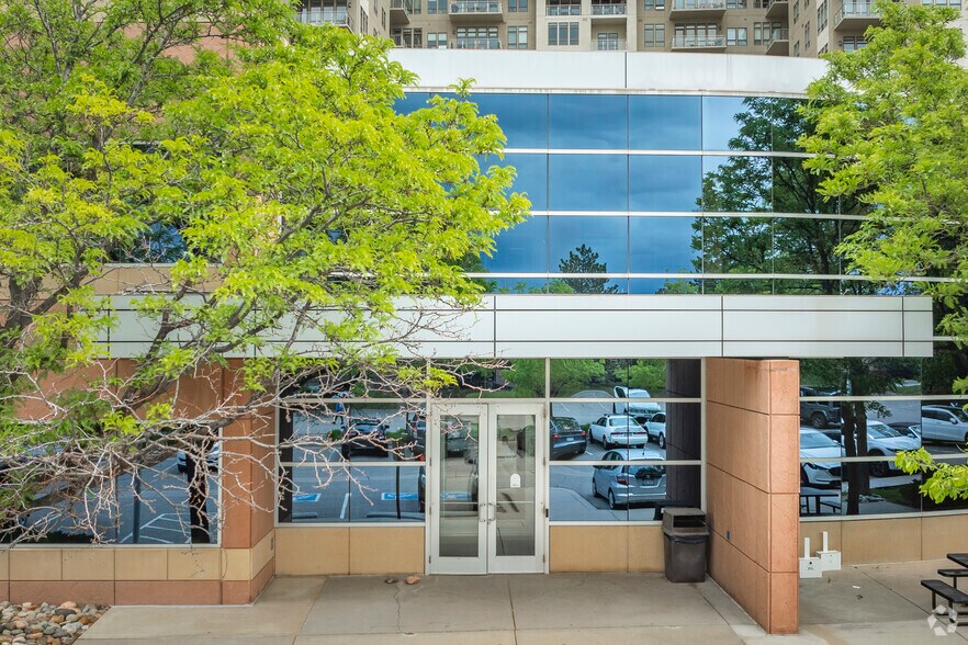 7447 E Berry Ave, Greenwood Village, CO à louer - Photo de l’immeuble – Image 2 sur 8