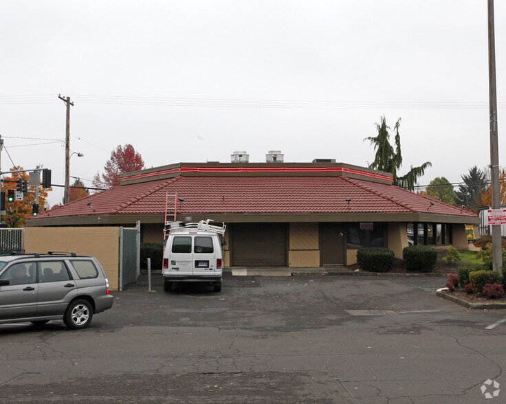1200 NE Baker St, McMinnville, OR à louer - Photo de l’immeuble – Image 2 sur 3