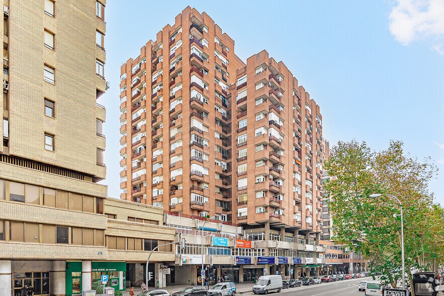 Calle Orense, 18 - 20, Madrid, Madrid à vendre - Photo de l’immeuble – Image 2 sur 2