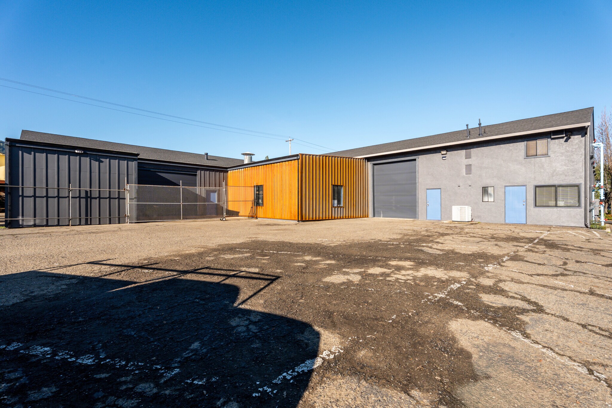 902 Waugh Ln, Ukiah, CA à vendre Photo principale– Image 1 sur 20