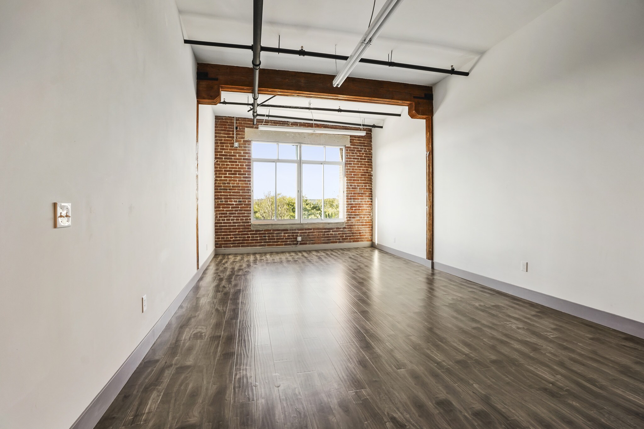2079 E 15th St, Los Angeles, CA à louer Photo intérieure– Image 1 sur 19
