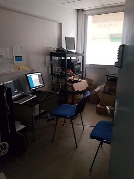 Local d’activités dans Pessac à louer - Photo de l’immeuble – Image 3 sur 5