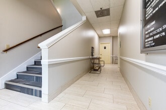 1823 Fort View Rd, Austin, TX à vendre Photo intérieure– Image 2 sur 11