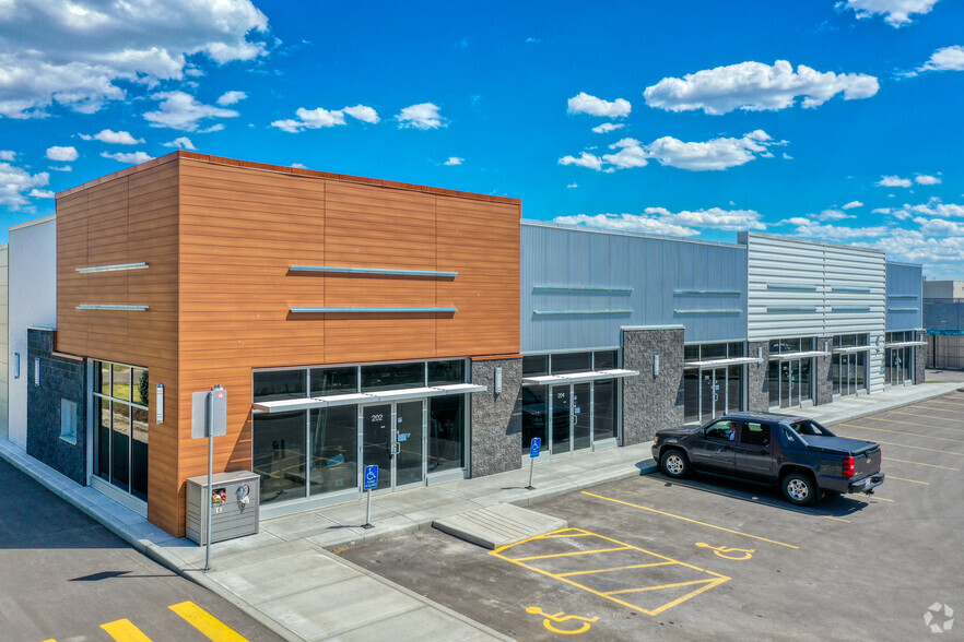 5333 61 Ave SE, Calgary, AB à louer - Photo principale – Image 1 sur 5