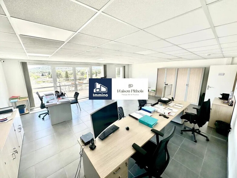 Local d'activités dans La Seyne-sur-Mer à vendre - Photo de l’immeuble – Image 1 sur 4