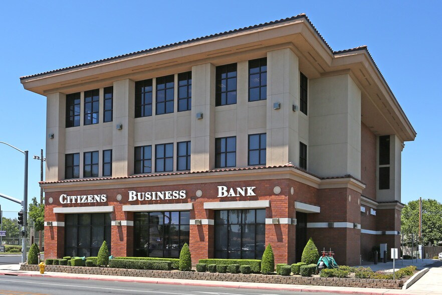 2001 Howard Rd, Madera, CA à louer - Photo de l’immeuble – Image 3 sur 7