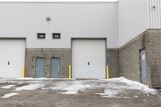 4293-4345 Des Laurentides (A-15) E, Laval, QC à louer Photo intérieure– Image 1 sur 4