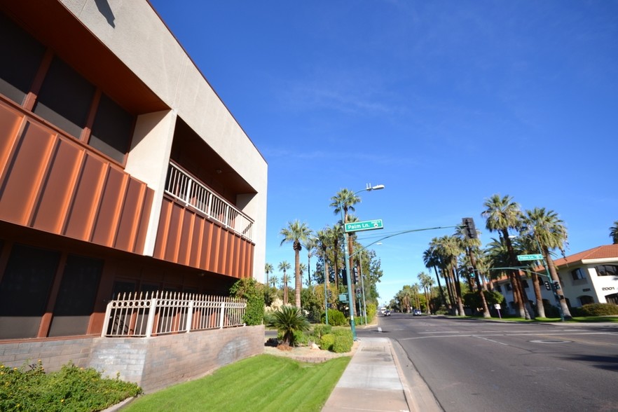 141 E Palm Ln, Phoenix, AZ à louer - Photo de l’immeuble – Image 3 sur 8