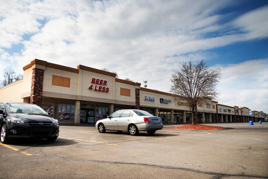 500- Pine Hollow Rd, McKees Rocks, PA à louer - Photo de l’immeuble – Image 3 sur 8