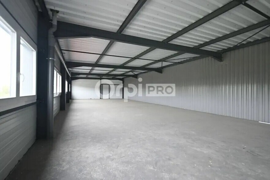 Bureau dans Sennecey-le-Grand à louer - Photo intérieure – Image 2 sur 5