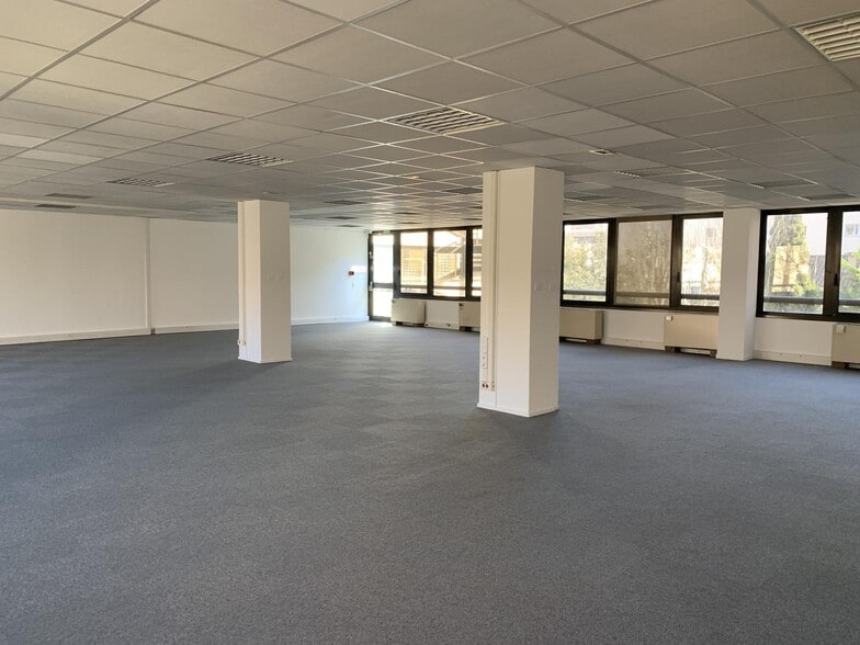 Bureau dans Marseille à louer - Photo de l’immeuble – Image 2 sur 4