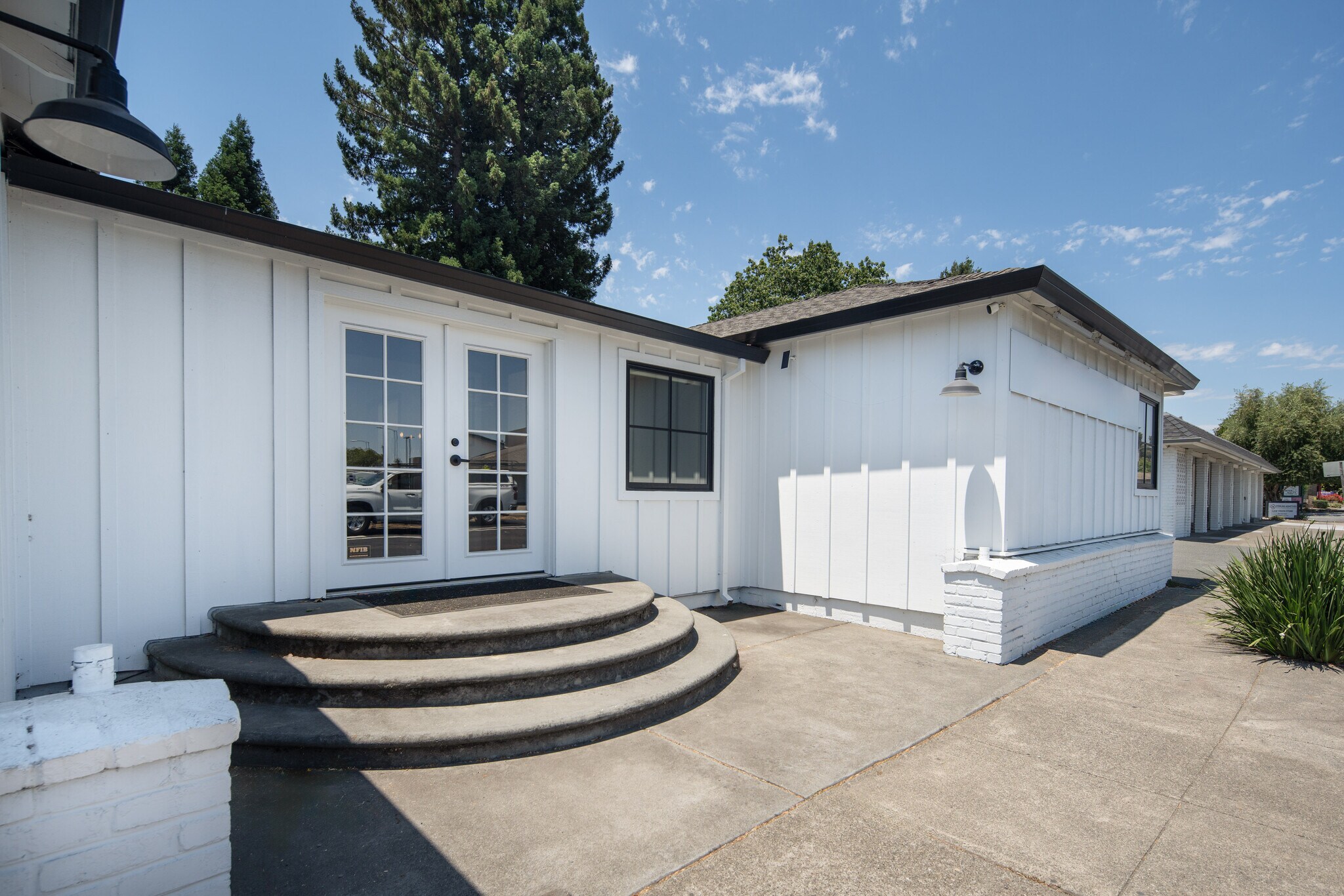 555 Farmers Ln, Santa Rosa, CA à louer Photo de l’immeuble– Image 1 sur 17