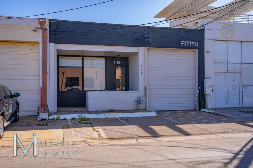 1304 Dragon St, Dallas, TX à vendre - Photo de l’immeuble – Image 3 sur 7