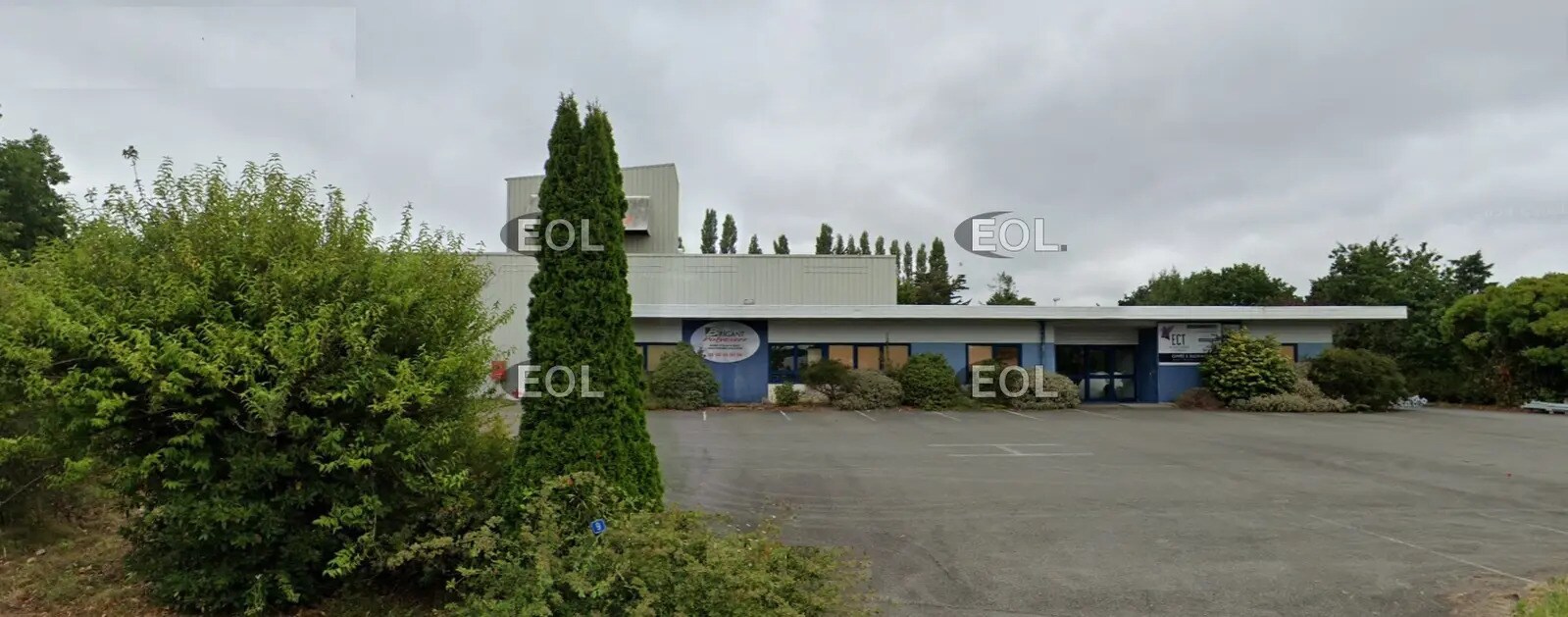 Local d'activités dans Plounévez-Moëdec à vendre Photo de l’immeuble– Image 1 sur 6