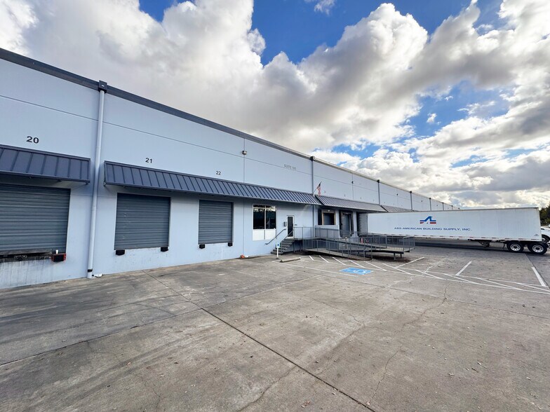2820 B St NW, Auburn, WA à louer - Photo de l’immeuble – Image 1 sur 4