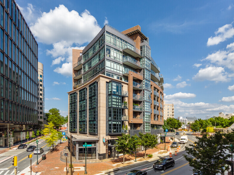 Bethesda Ave & Woodmont Ave, Bethesda, MD à louer - Photo de l’immeuble – Image 1 sur 4