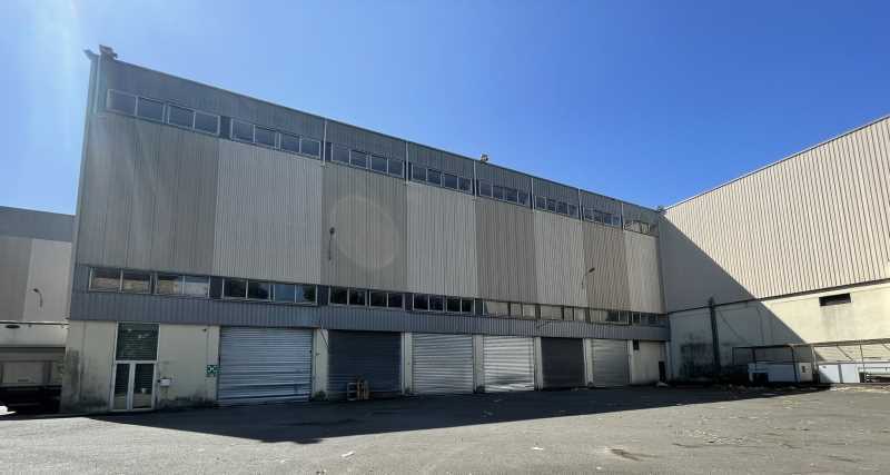 Local d’activités dans Garges-lès-Gonesse à louer - Photo de l’immeuble – Image 1 sur 5