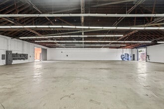 3301 Maple Ave, Los Angeles, CA à louer Photo intérieure– Image 2 sur 10