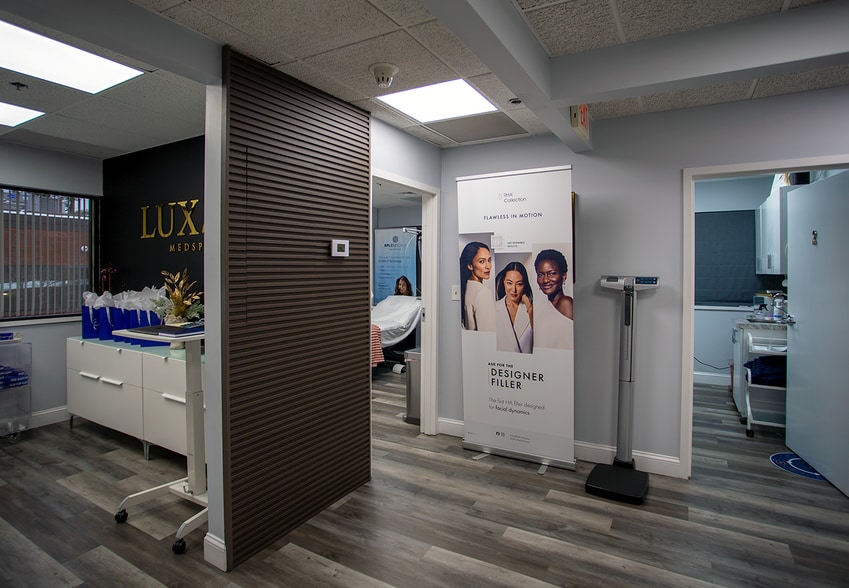 86 Baker Ave Ext, Concord, MA à louer - Photo intérieure – Image 2 sur 20