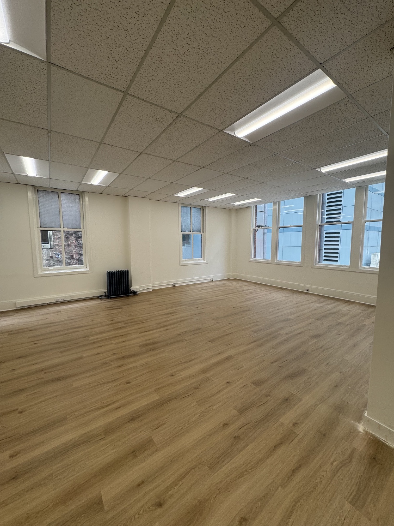 230 California St, San Francisco, CA à louer Photo intérieure– Image 1 sur 3