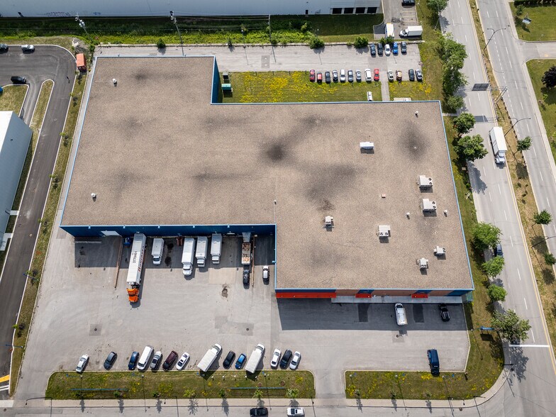 5780 Rue Ontario E, Montréal, QC à louer - Aérien – Image 3 sur 12