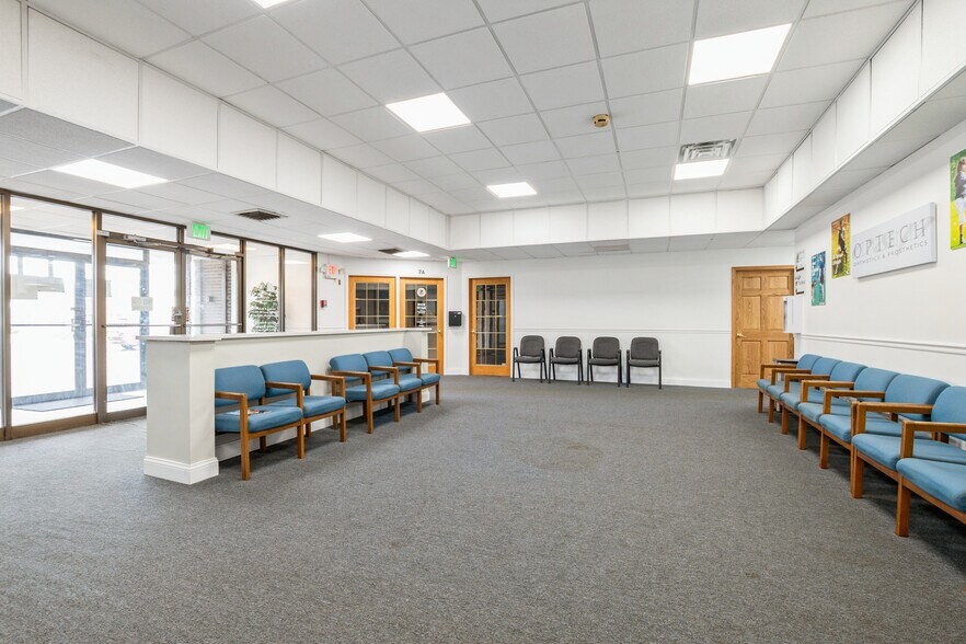 3900 W 95th St, Evergreen Park, IL à louer - Photo de l’immeuble – Image 3 sur 12