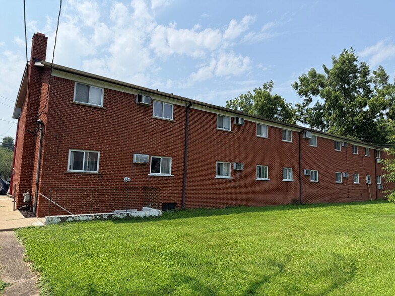 235 Washington St, South Lyon, MI à vendre - Photo de l’immeuble – Image 2 sur 3
