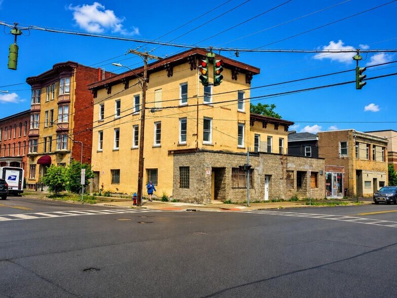 161 Court St, Binghamton, NY à louer - Photo de l’immeuble – Image 1 sur 5