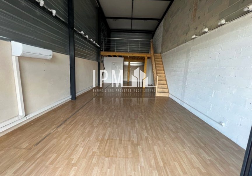 rue pol fabre, Roquebrune-sur-Argens à louer Photo intérieure– Image 1 sur 5