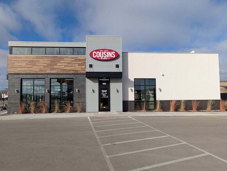 3626 W College Ave, Appleton, WI à vendre - Photo de l’immeuble – Image 3 sur 6