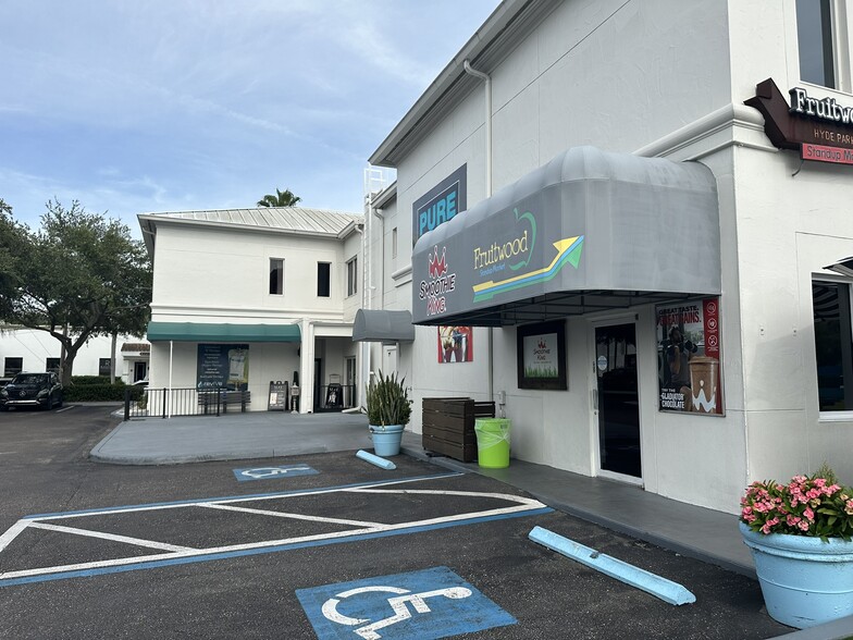 2201 W Swann Ave, Tampa, FL à louer - Photo de l’immeuble – Image 3 sur 4