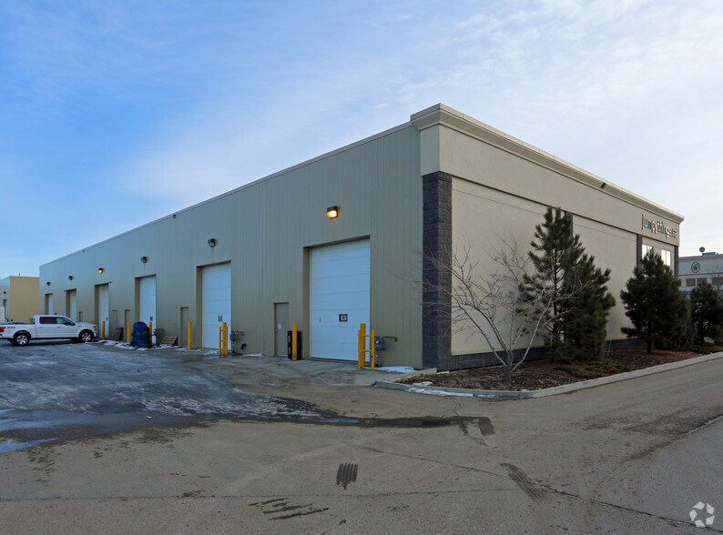 13083 156 St NW, Edmonton, AB à louer - Photo de l’immeuble – Image 2 sur 8