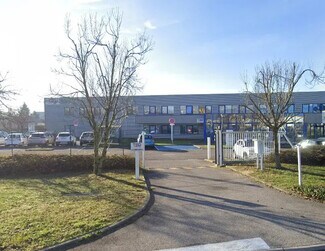 Plus de détails pour Local d'activités à louer